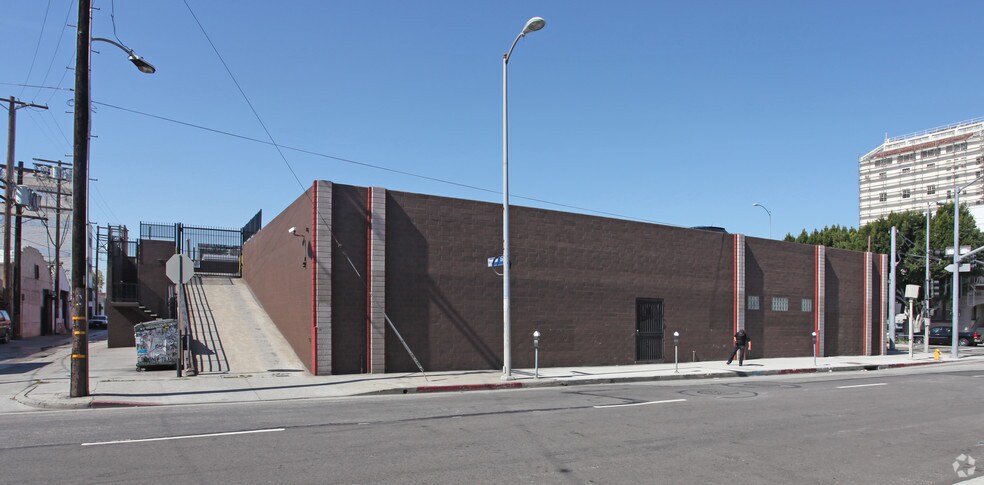 More Photos Of 1800 S Flower St, Los Angeles Warehouse For Lease