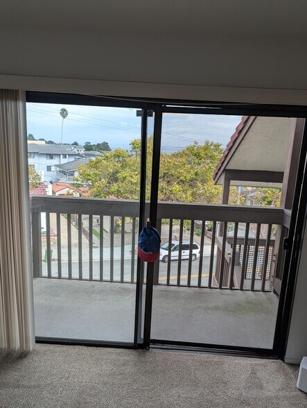 More Photos Of 675 Jefferson St, Monterey Apartments For Sale