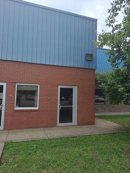 More Photos Of 501 Wilson Ln, Elkins Office Residential For Lease