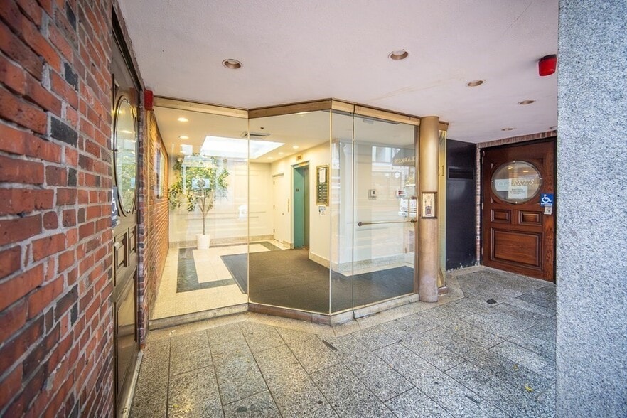 More Photos Of 21 Merchants Row, Boston Loft Creative Space For Sale