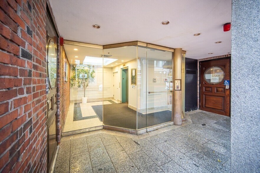 More Photos Of 21 Merchants Row, Boston Loft Creative Space For Sale