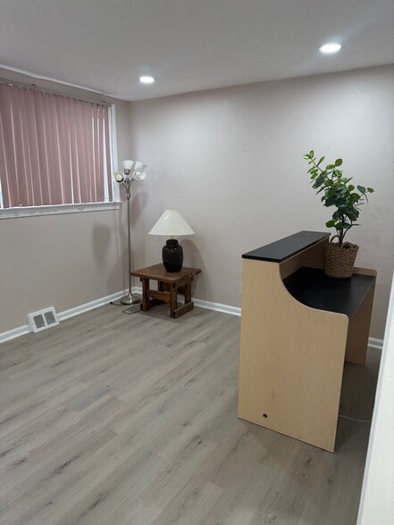 More Photos Of 2216 Macdade Blvd, Holmes Medical For Sale