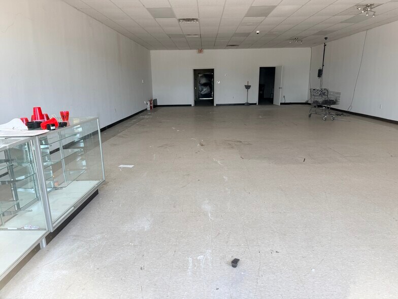 More Photos Of 700 US Highway 301 E, Wilson Freestanding For Lease