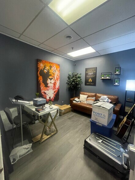 More Photos Of 17716 Oak Park Ave, Tinley Park Office For Sale
