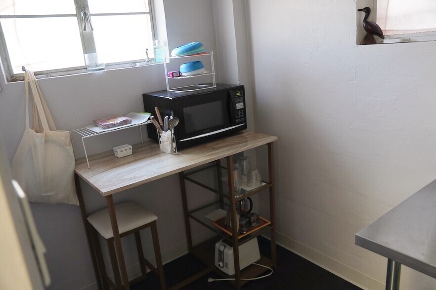 More Photos Of 601 Avenue B NW, Winter Haven Office Residential For Lease