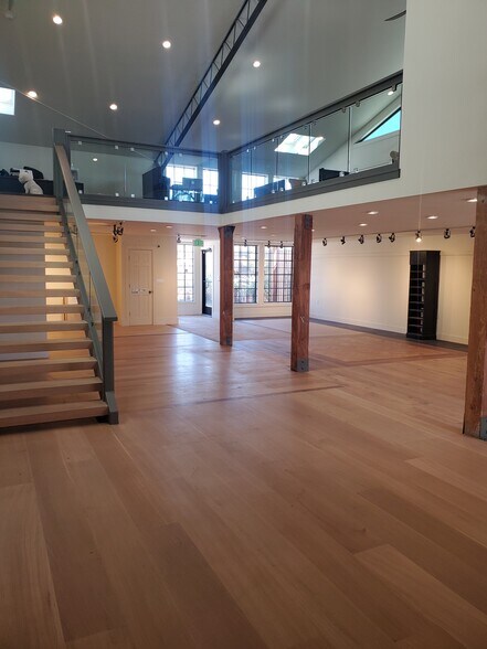 More Photos Of 305 W Cutting Blvd, Point Richmond Flex For Lease