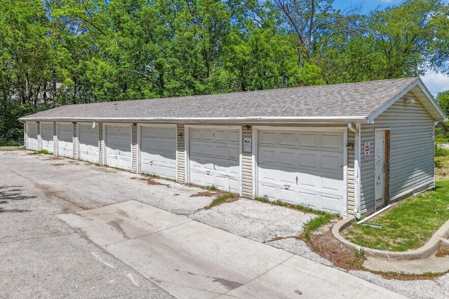 More Photos Of 1201 E Bell Ave, Des Moines Apartments For Sale