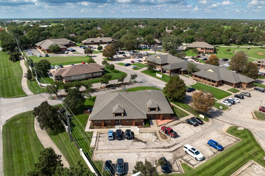 More Photos Of 7570 W 21st St N, Wichita Medical For Lease