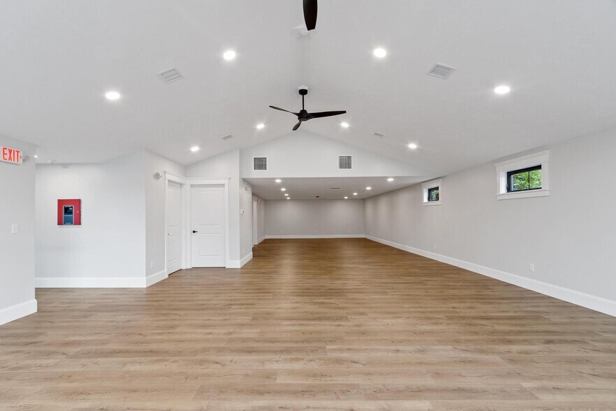 More Photos Of 777 Boston Rd, Groton Storefront For Lease