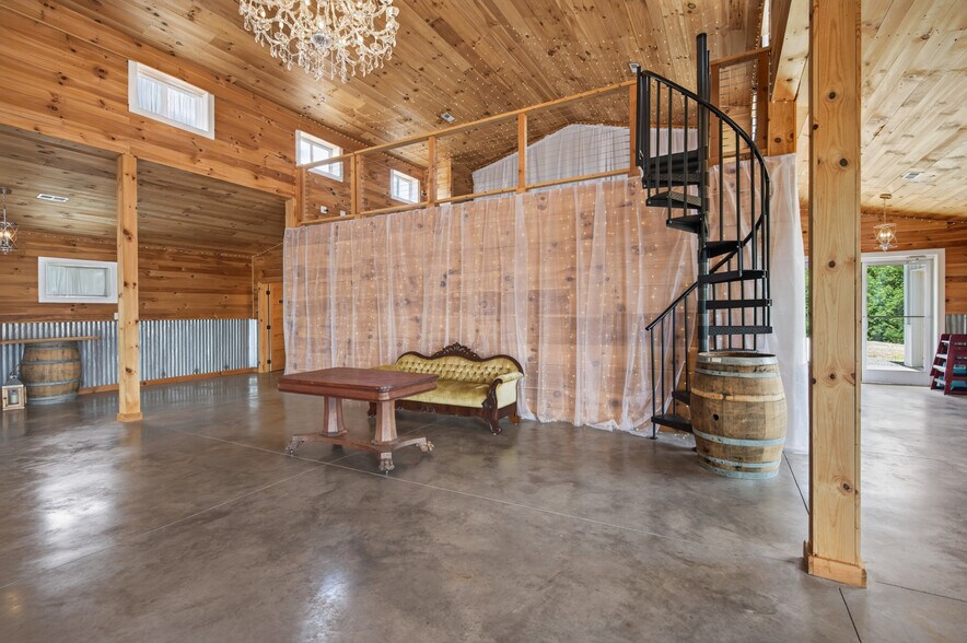 More Photos Of 639 Wagon Wheel Rd, Elk Creek Lodge Meeting Hall For Sale