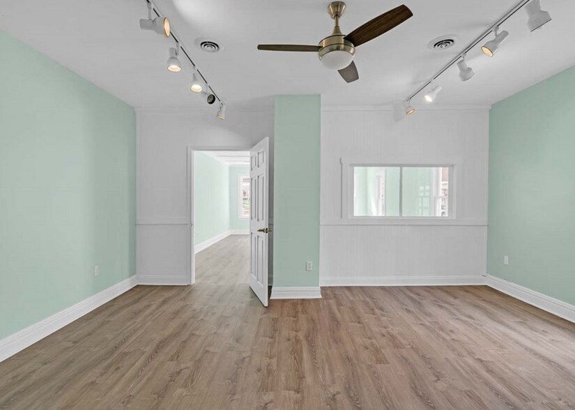 More Photos Of 55 Cross St, Urbanna General Retail For Sale