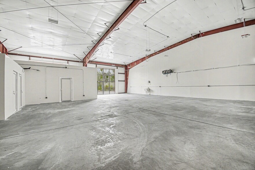 More Photos Of 3406 Shannon Park Dr, Fredericksburg Warehouse For Sale