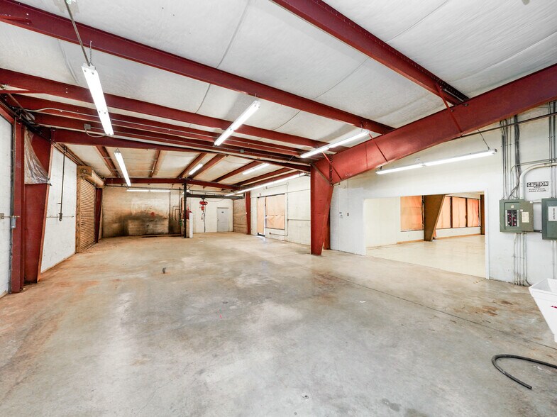 More Photos Of 532 NW 3rd St, Corvallis Freestanding For Lease