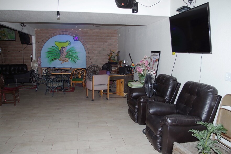 More Photos Of 2450 W Mesquite Ave, Pahrump Bar For Sale