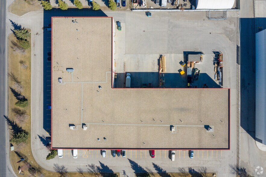 More Photos Of 4919-6230 61 Av SE, Calgary Distribution For Lease
