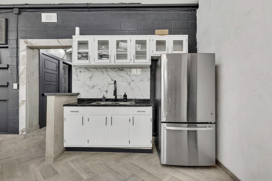 More Photos Of 1528 E Yandell Dr, El Paso Loft Creative Space For Sale