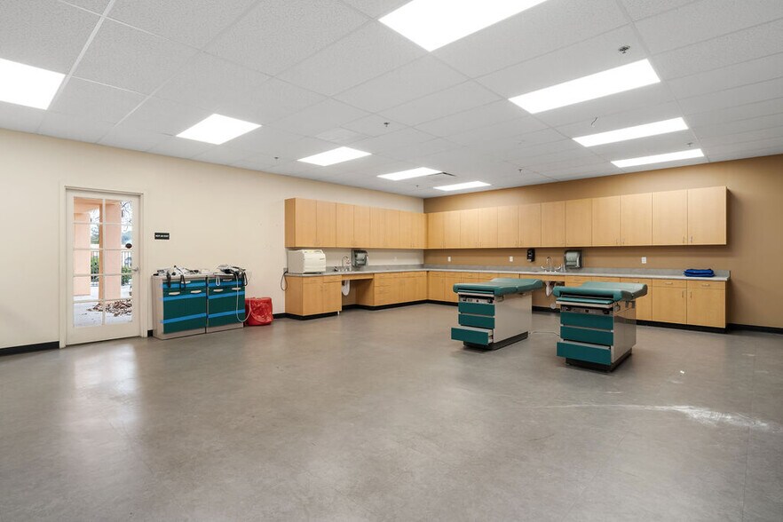 More Photos Of 8845 El Camino Real, Atascadero Storefront Retail Office For Lease