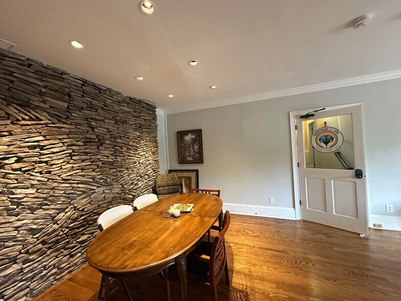More Photos Of 5920 Odell St, Cumming Office For Sale