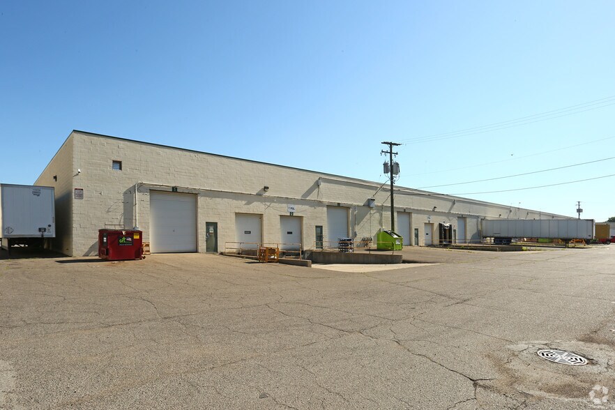 More Photos Of 25911 Northline Commerce Dr, Taylor Warehouse For Lease
