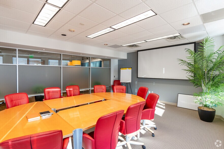 More Photos Of 7780 Brier Creek Pky, Raleigh Medical For Lease