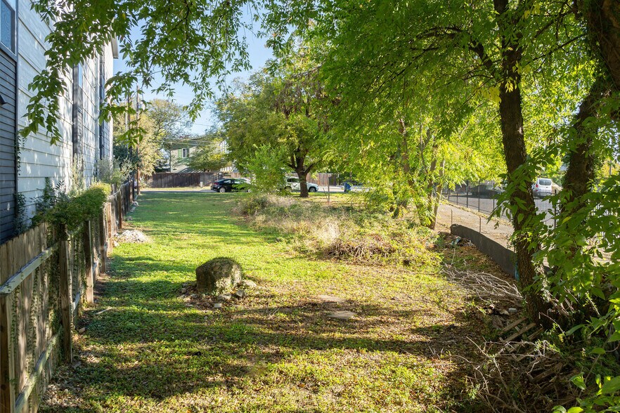 More Photos Of 2307 Coronado St, Austin Land For Sale