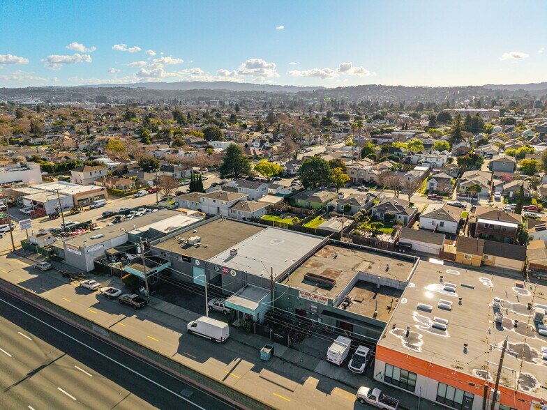 More Photos Of 790-800 S Amphlett Blvd, San Mateo Warehouse For Lease