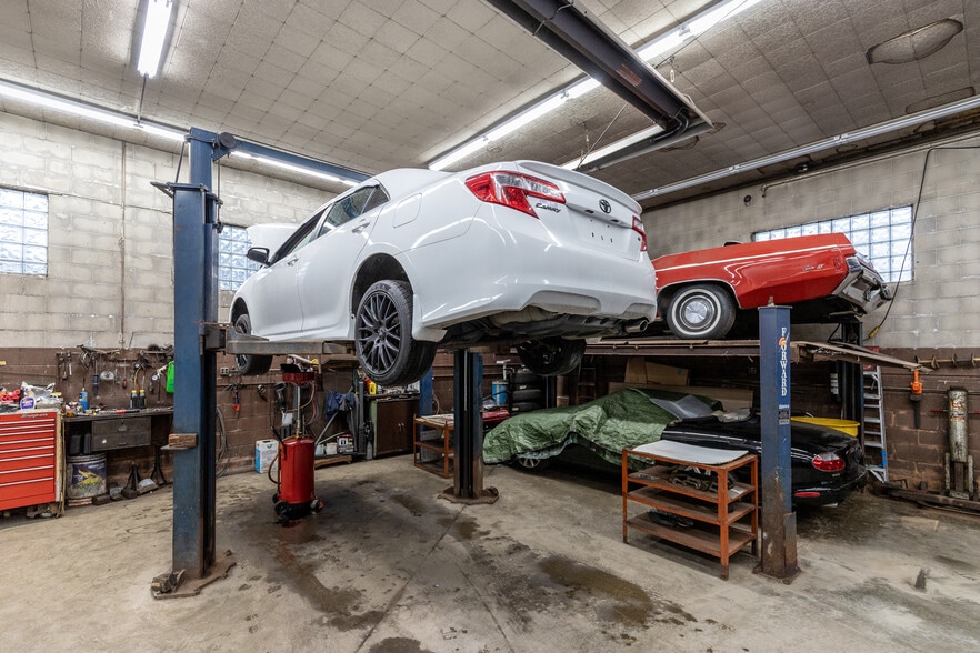 More Photos Of 252 Kenmore Ave, Buffalo Auto Repair For Sale