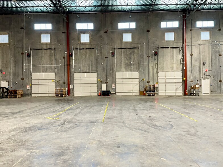 More Photos Of 528 Sunbury Rd, Midway Warehouse For Lease