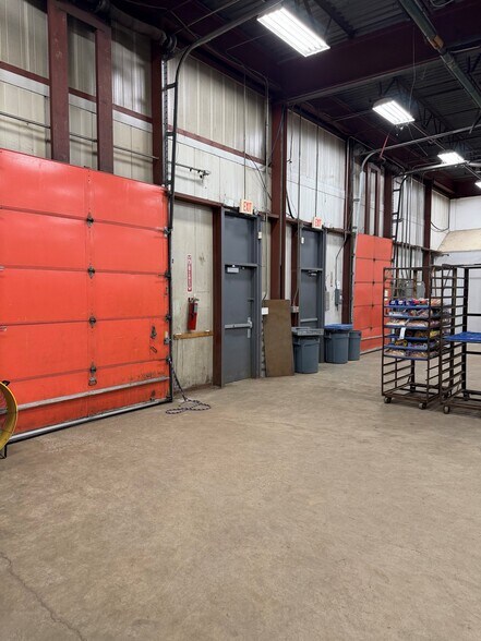 More Photos Of 160 Bud Mil Dr, Buffalo Manufacturing For Lease