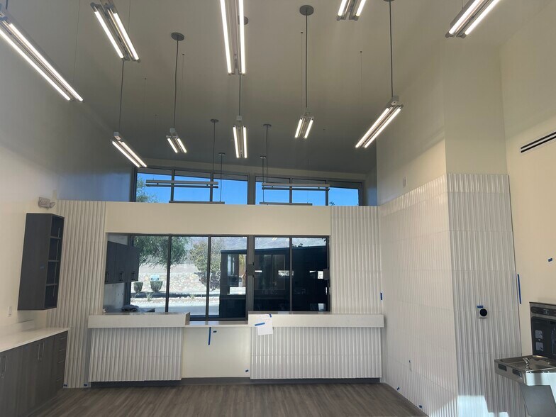 More Photos Of 6301 Northern Pass Dr, El Paso Office For Sale