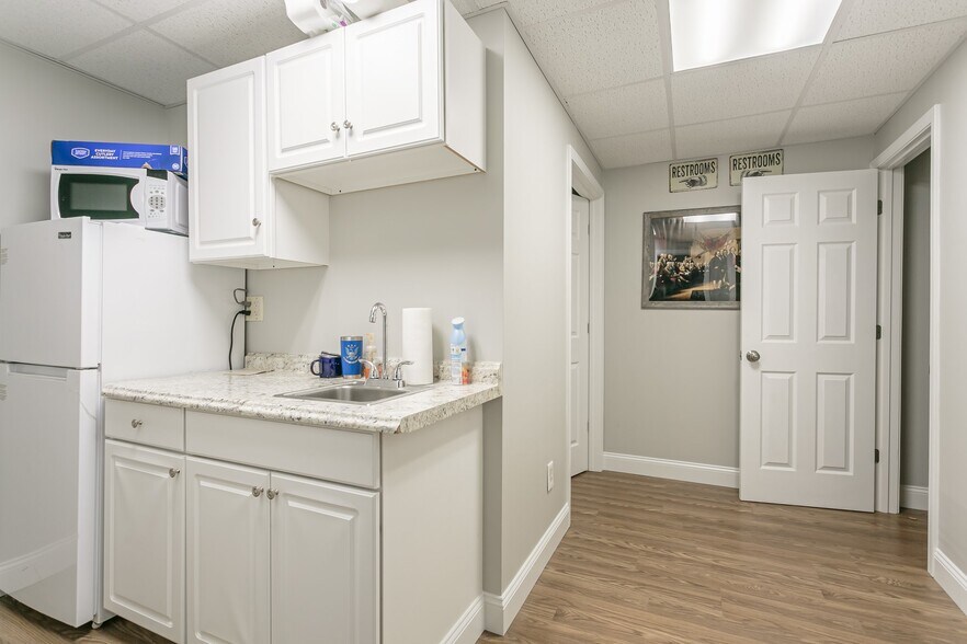 More Photos Of 300 Buell Rd, Rochester Loft Creative Space For Sale