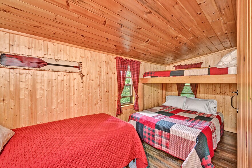 More Photos Of 15 Lower Wilson Pond Rd, Greenville Specialty For Sale