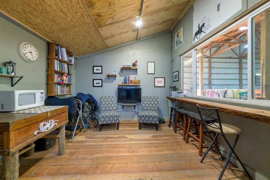 More Photos Of 5228 Gardner Ln, Florence Horse Stables For Sale