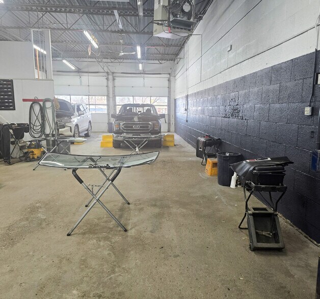 More Photos Of 233 17th St W, Prince Albert Auto Repair For Sale