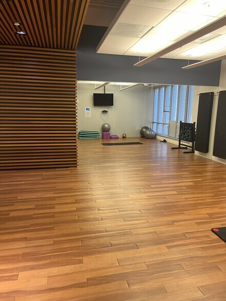 More Photos Of 1180 W Peachtree St NW, Atlanta Office For Lease