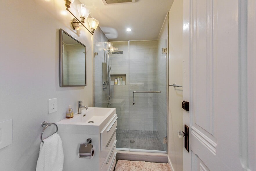 More Photos Of 751 Capp st, San Francisco Apartments For Sale