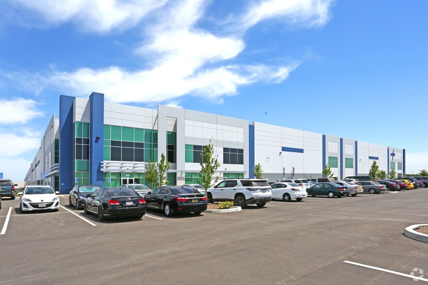 Primary Photo Of 2325 W Louise Ave, Manteca Distribution For Lease