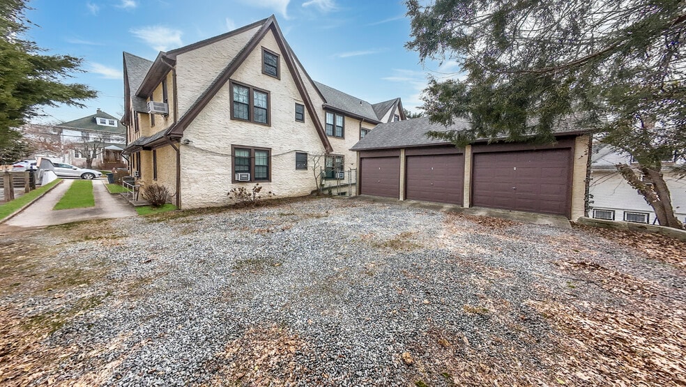 More Photos Of 4320 Hamilton Pl, Flushing Apartments For Sale