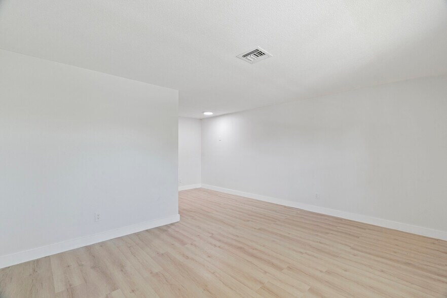 More Photos Of 1150 Carlton Ct, Fort Pierce Apartments For Sale
