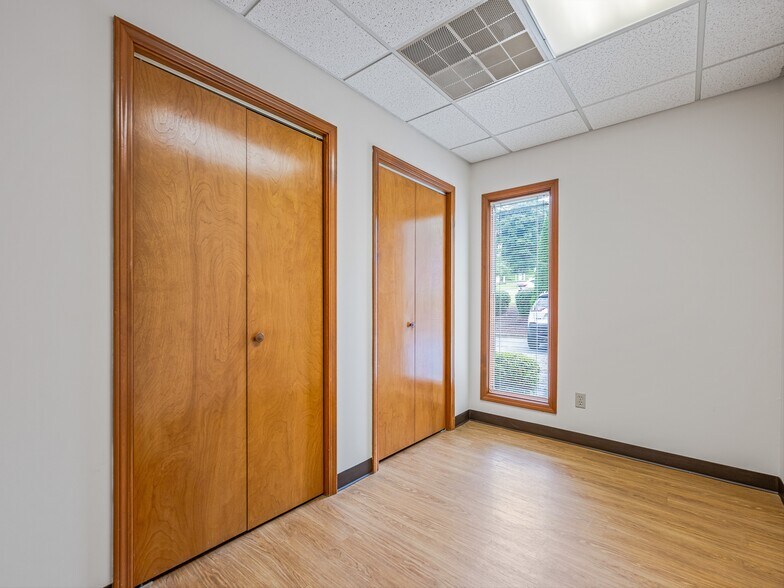 More Photos Of 6 Brooklet St, Asheville Medical For Lease