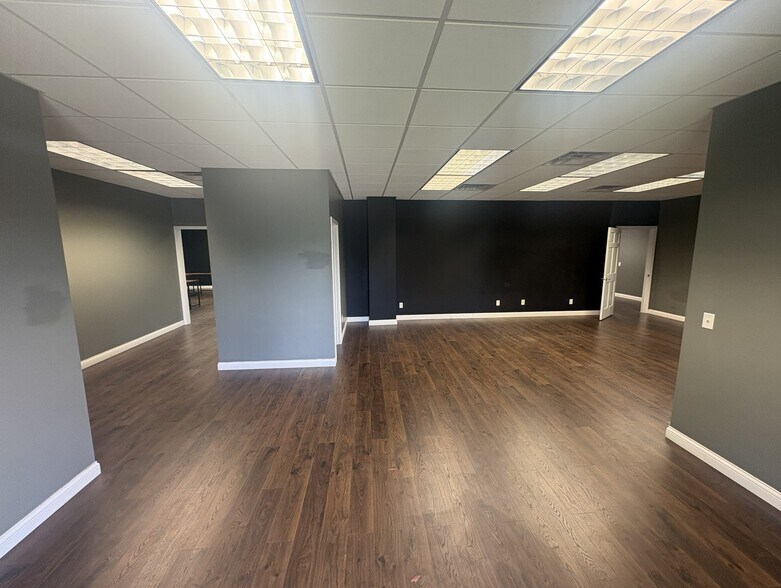 More Photos Of 7032 N Dixie Dr, Dayton Warehouse For Sale