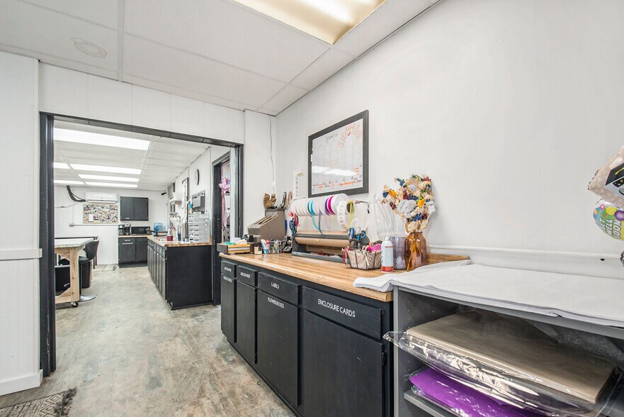 More Photos Of 111 Commercial St, Dowagiac Storefront Retail Residential For Sale