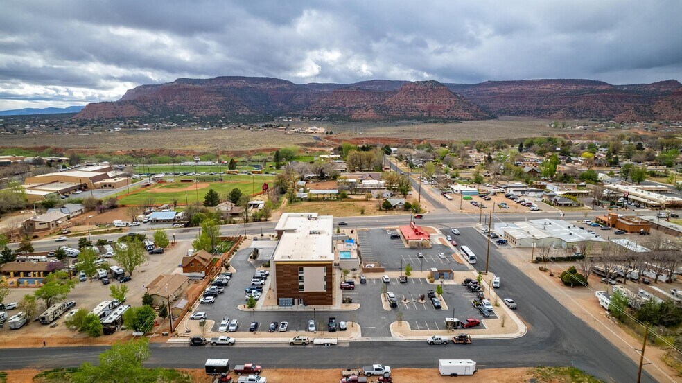 More Photos Of 465 S 100 E, Kanab Hospitality For Sale