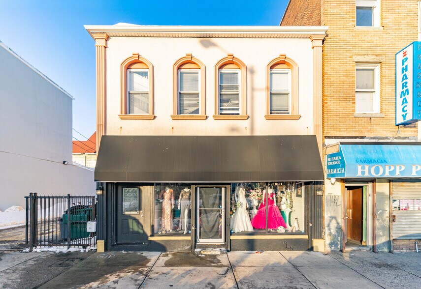More Photos Of 449 Orange St, Newark Storefront Retail Residential For Sale