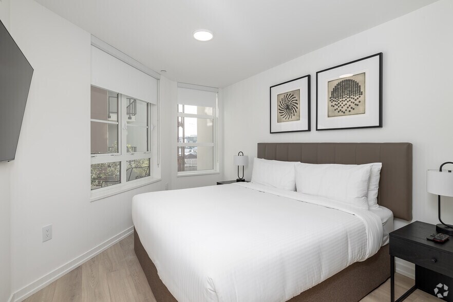 More Photos Of 6933 Santa Monica Blvd, Los Angeles Apartments For Lease