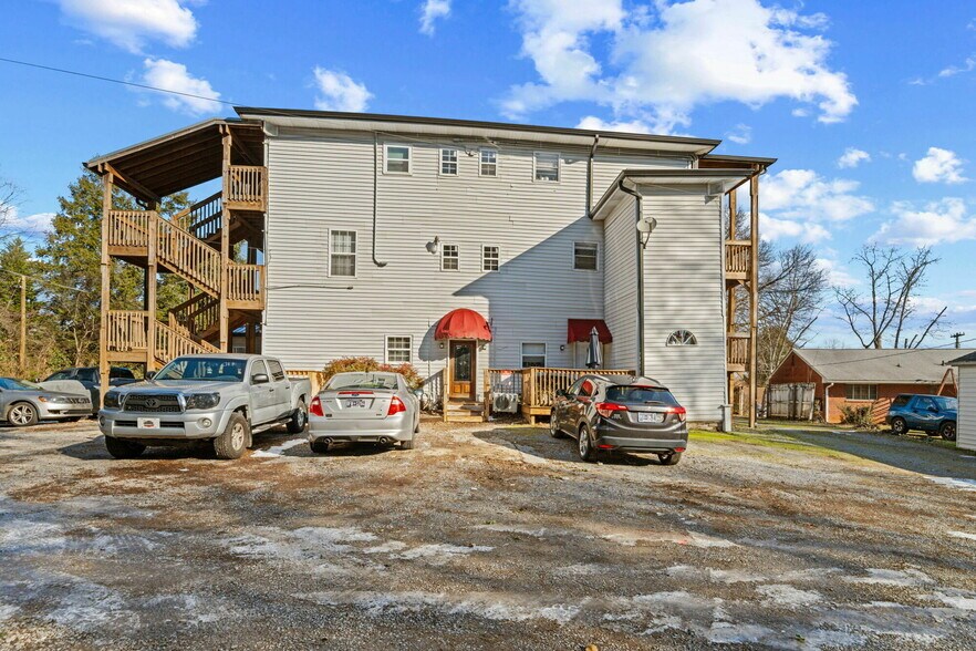 More Photos Of 301 S Magnolia St, Maryville Multifamily For Sale