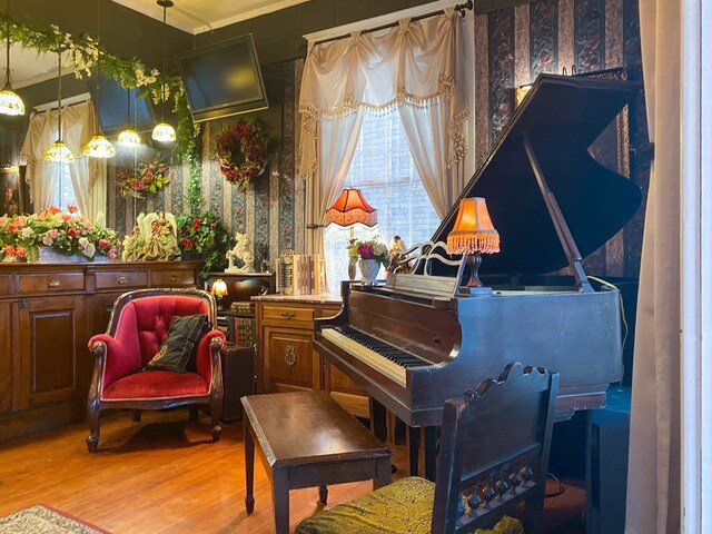 More Photos Of 715 Broadway St, Galveston Flex For Sale