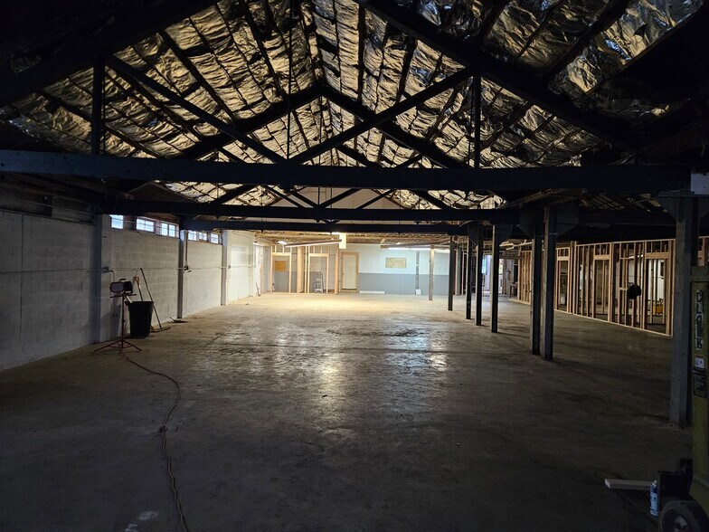 More Photos Of 145 Water St, Norwalk Light Manufacturing For Sale