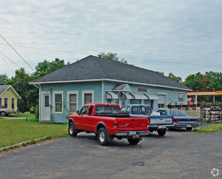 More Photos Of 1071 S Main St, Urbana Freestanding For Sale