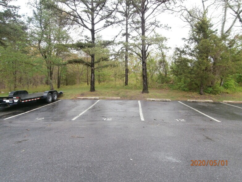 More Photos Of 1044 Industrial Dr, West Berlin Light Distribution For Lease